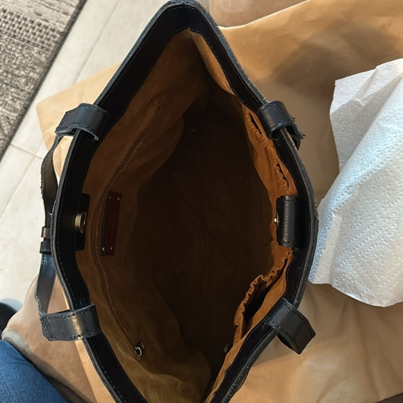 LNC. Patricia asked color blocked tote bag. - Picture 3 of 7